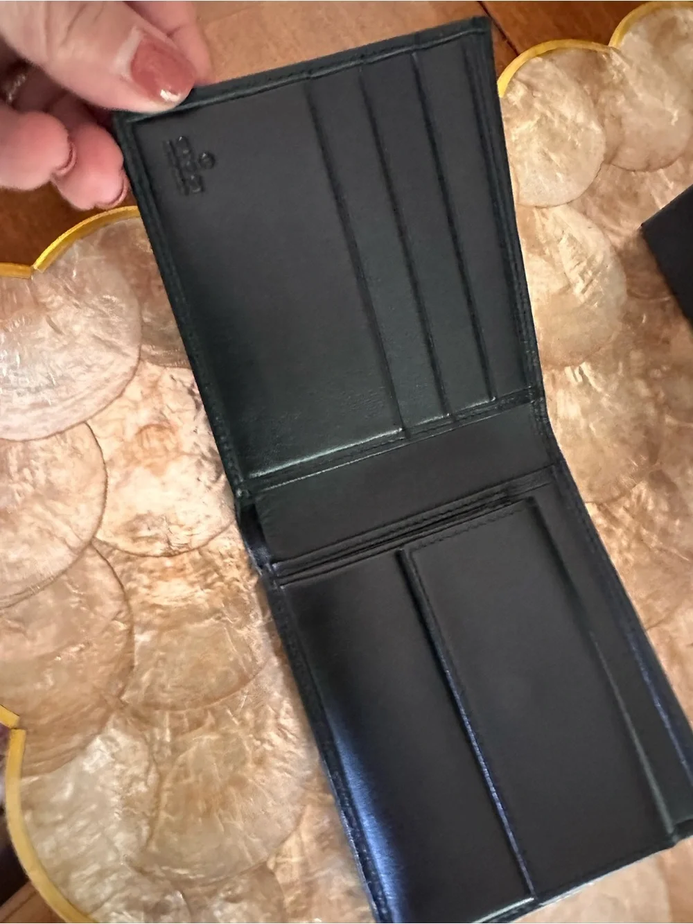 Gucci wallet & Black Box with Gold Logo
